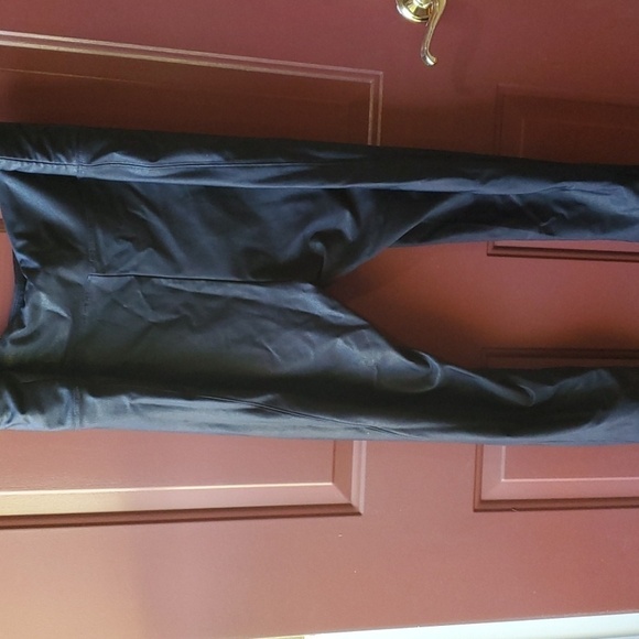 Soft Surroundings  shiny black pull on Black leggings 1X - Picture 6 of 9